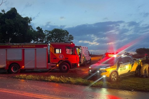 Uma vítima ficou presa nas ferragens e foi resgatada pelo Corpo de Bombeiros. Os feridos foram encaminhados ao hospital municipal de Terra Boa.