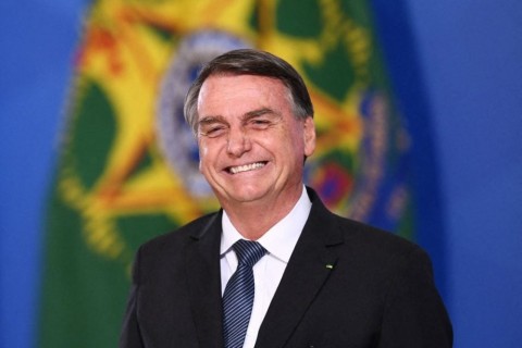 Moraes dá 48 h para Bolsonaro responder sobre descumprimento de medidas