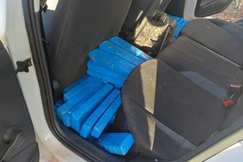 PRF apreende 488kg de maconha em veículo conduzido por adolescente na BR-369