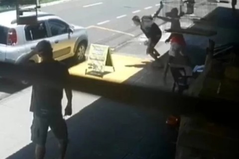 Homem é morto a facadas no Jardim Alvorada, em Maringá